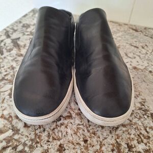 Vince women's leather saxon slip on sneakers‎ size 9M